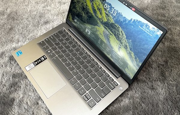 Lenovo Ideapad Slim 3i  Intel Core i3-1215U 8GB/512GB NVMe