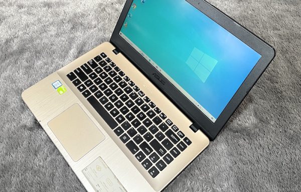 ASUS A442U Intel Core i5-8250U 8GB RAM 256GB SSD GeForce MX130
