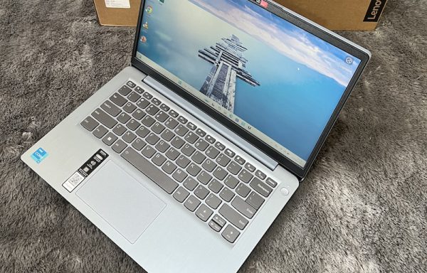 Lenovo Ideapad Slim 3i  Intel Core i3-1215U 8GB/256GB NVMe