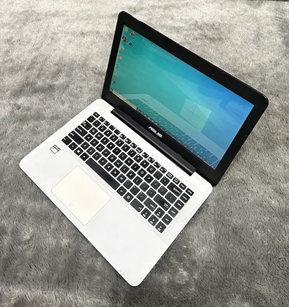 ASUS X555W AMD E1-6010