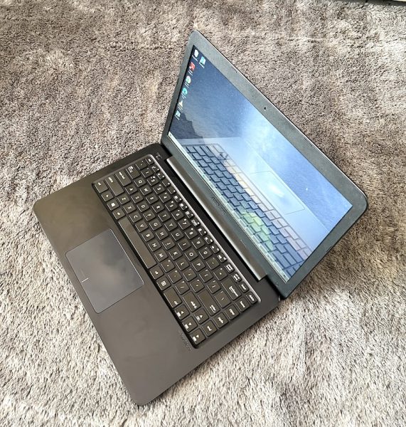 ASUS E402Y AMD E2