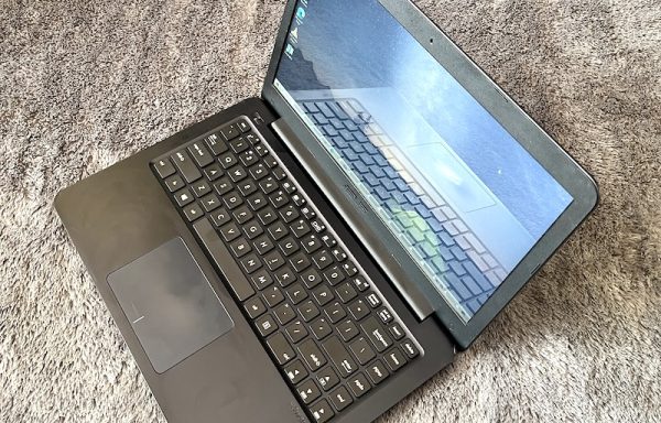Asus E402Y AMD E2-7015 4GB/1TB