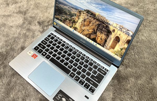 Acer Aspire Swift 3 AMD Athlon 300U 4GB/512GB