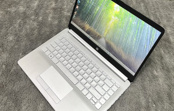 HP 14s-dk0024AU AMD A9 9425  4GB/256GB SSD
