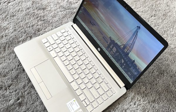 HP 14s-cf3040TU Intel Core i3-1005G1 8GB/512GB SSD