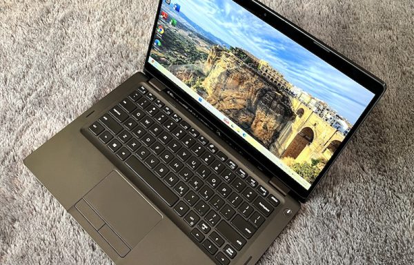 Laptop Dell Latitude 5300 2 in 1 Intel Core i7-8665U 8GB RAM 512GB SSD Touchscreen