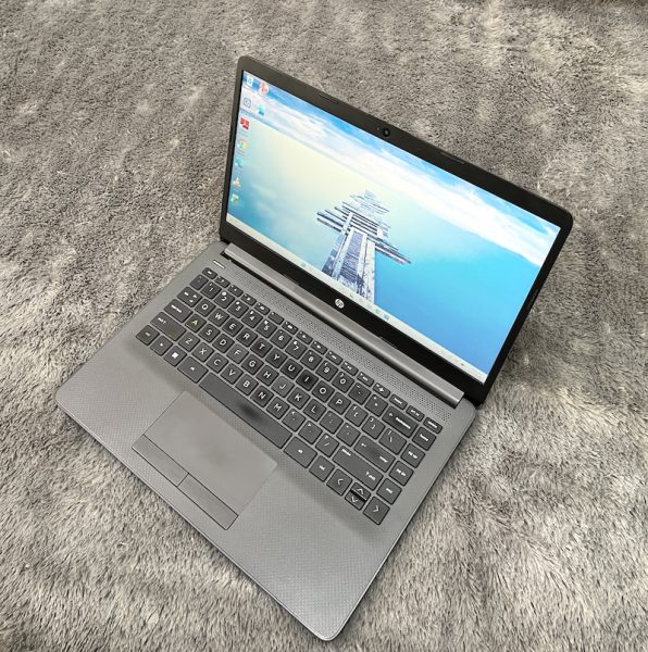 HP 245 G8 AMD Ryzen 5
