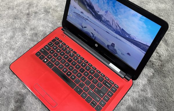 HP 14-am036TX Intel Core i3-5005U 8GB/256GB Radeon R5 M330