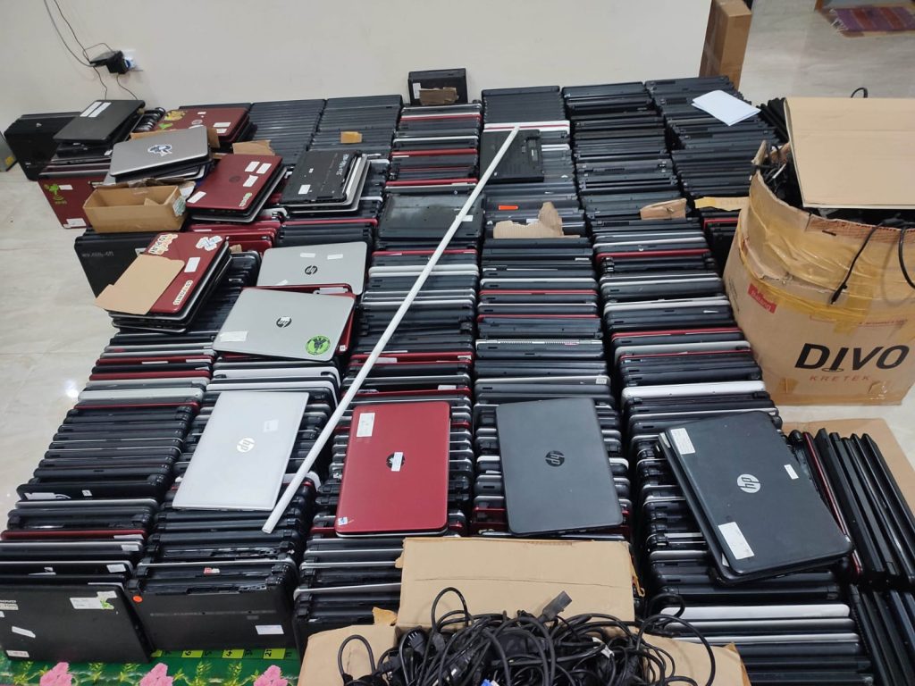Ratusan laptop bekas kantor hasil borongan